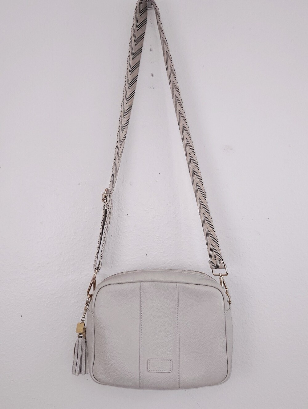Pom Pom London City Plus Crossbody Bag Stone Pebbled Leather Purse